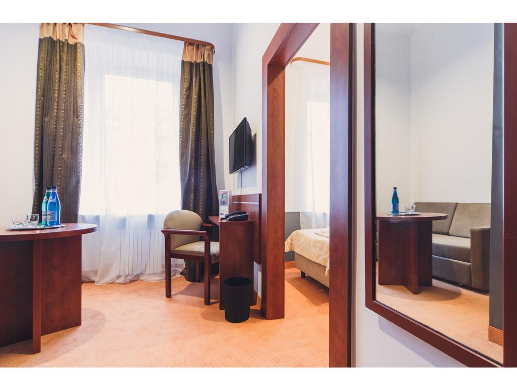 Hotel Chmielna Βαρσοβία Δωμάτιο φωτογραφία